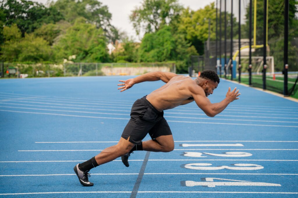 man in running form - tips beginners should know